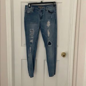 Jeans with ripped detailing